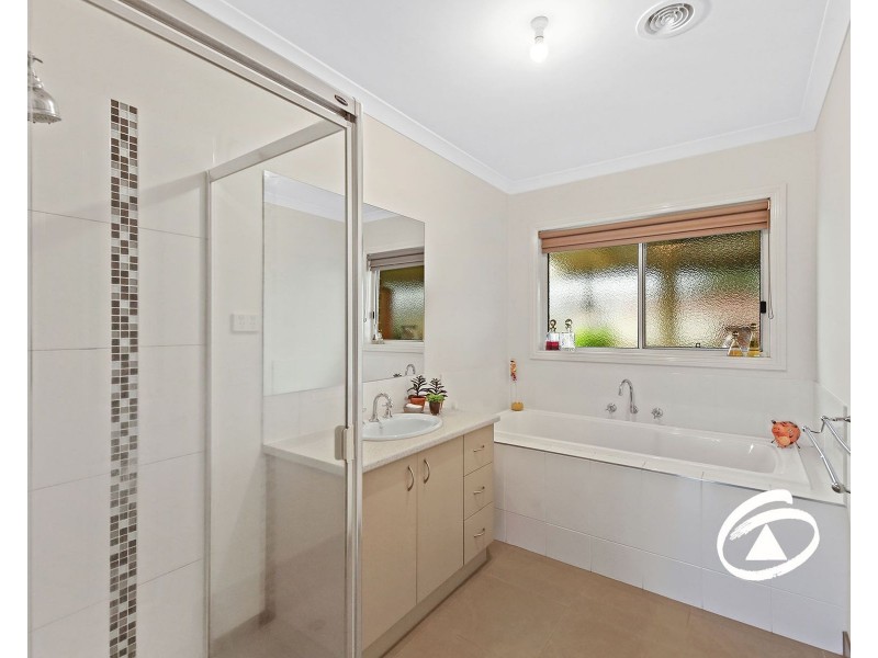 29 Summerhill Boulevard, Drouin VIC 3818