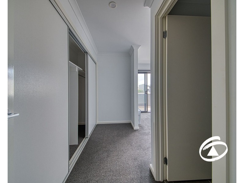 1 Codrus Walk, Pakenham VIC 3810