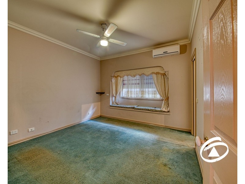 8 Colonial Way, Pakenham VIC 3810