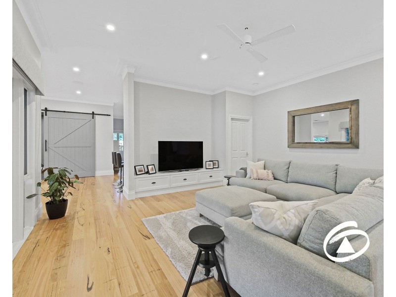 8 Ravendene Court, Maryknoll VIC 3812