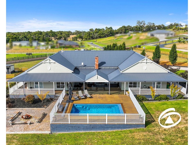 8 Ravendene Court, Maryknoll VIC 3812