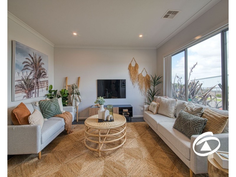 49 Atlantic Drive, Pakenham VIC 3810