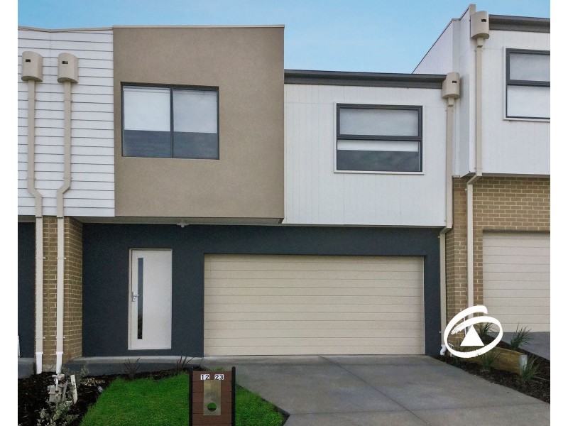12/23 Atlantic Drive, Pakenham VIC 3810