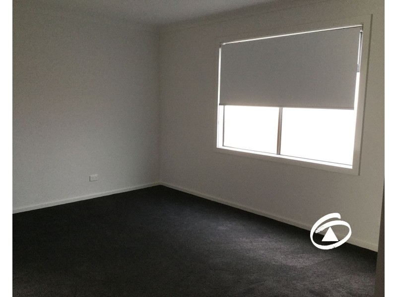 12/23 Atlantic Drive, Pakenham VIC 3810