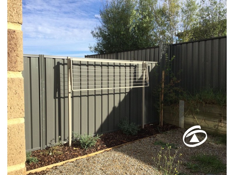 12/23 Atlantic Drive, Pakenham VIC 3810