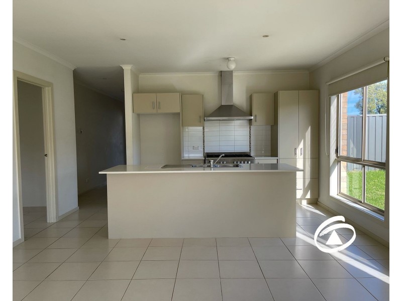 53 Syme Road, Pakenham VIC 3810