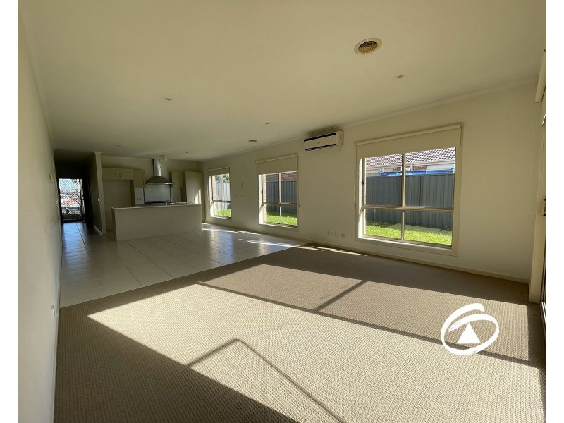 53 Syme Road, Pakenham VIC 3810