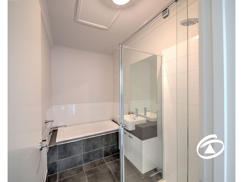 10 Todd Lane, Pakenham VIC 3810