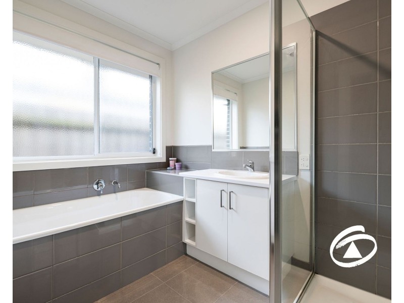 11 Amber Lane, Koo Wee Rup VIC 3981