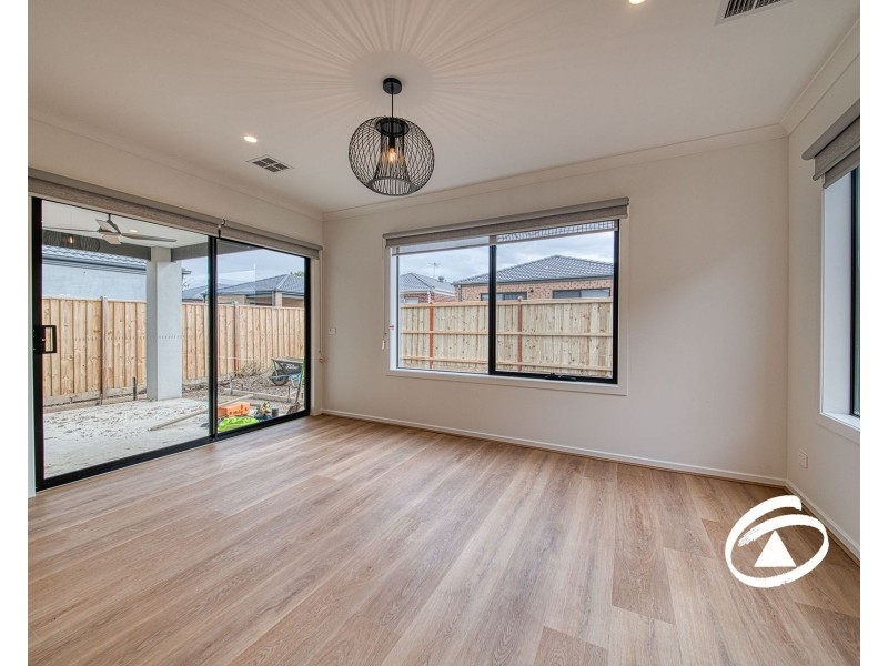 6 Ecology Crescent, Officer VIC 3809