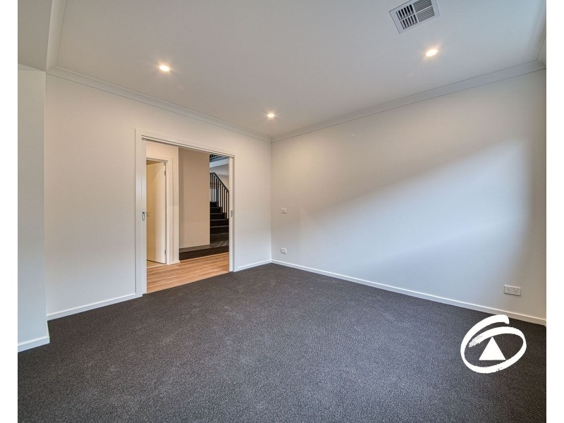 6 Ecology Crescent, Officer VIC 3809