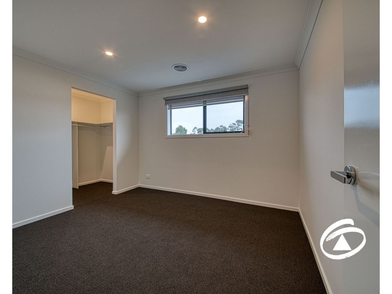 6 Ecology Crescent, Officer VIC 3809