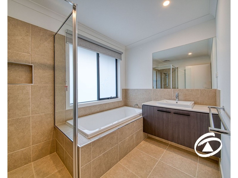 6 Ecology Crescent, Officer VIC 3809