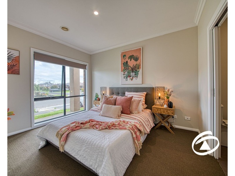23 Cohens Way, Pakenham VIC 3810