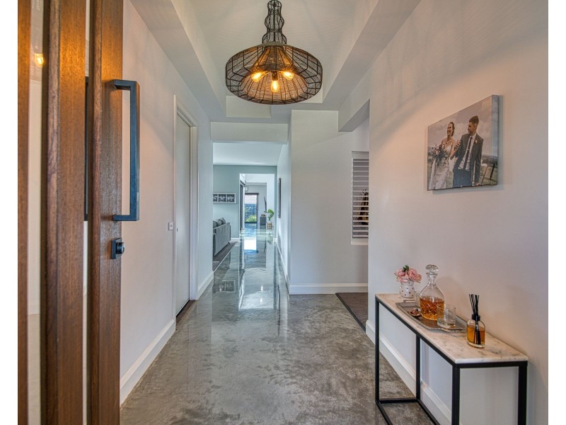 7 Kirkstall Close, Garfield VIC 3814