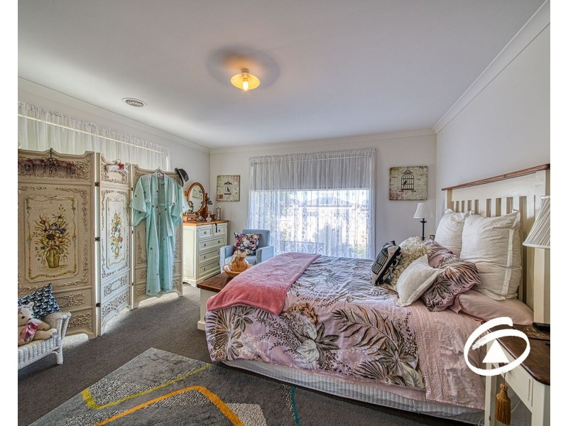 2/23 Atlantic Drive, Pakenham VIC 3810