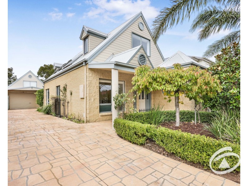 3 Clearwater Drive, Pakenham VIC 3810