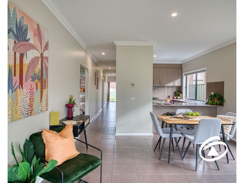 23 Cohens Way, Pakenham VIC 3810