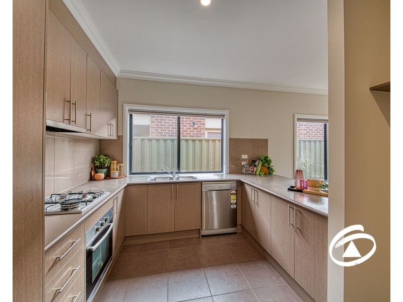 23 Cohens Way, Pakenham VIC 3810