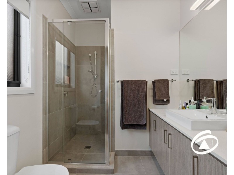 4 Coalport Rise, Officer VIC 3809