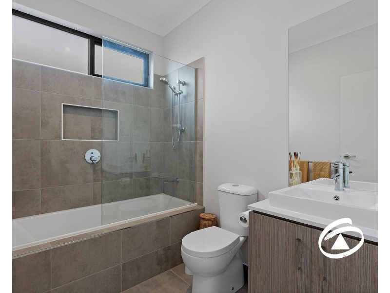 4 Coalport Rise, Officer VIC 3809