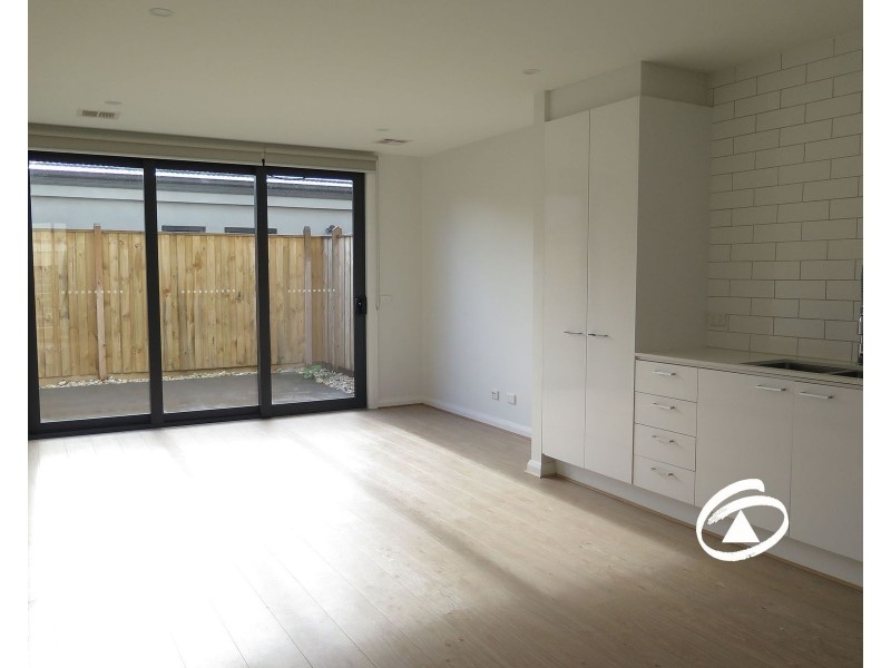 7 Eliot Avenue, Officer VIC 3809