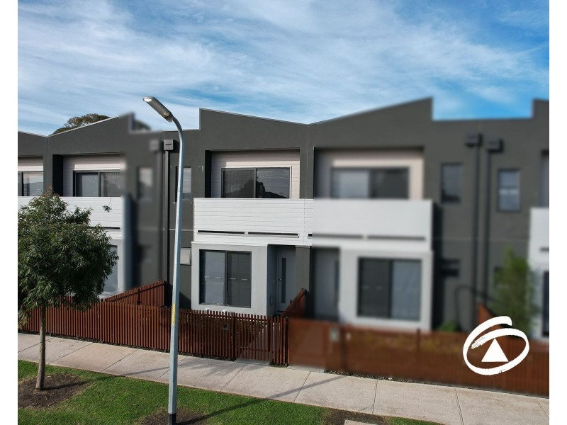 8B Tremont Street, Pakenham VIC 3810