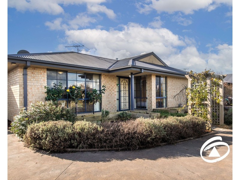2/39 Ebony Drive, Pakenham VIC 3810