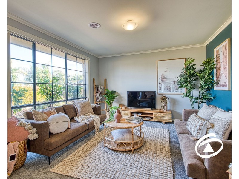 2/39 Ebony Drive, Pakenham VIC 3810