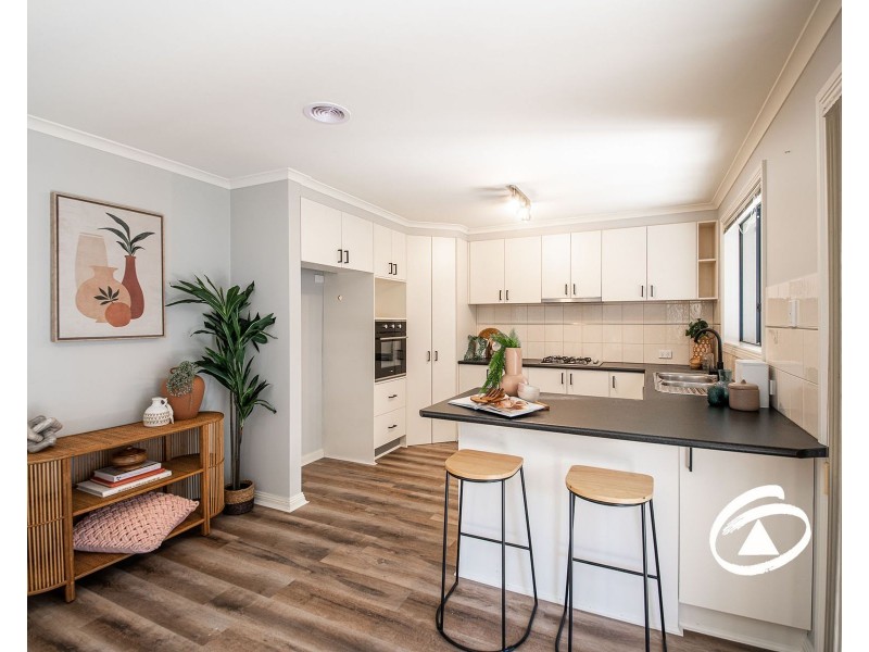 2/39 Ebony Drive, Pakenham VIC 3810