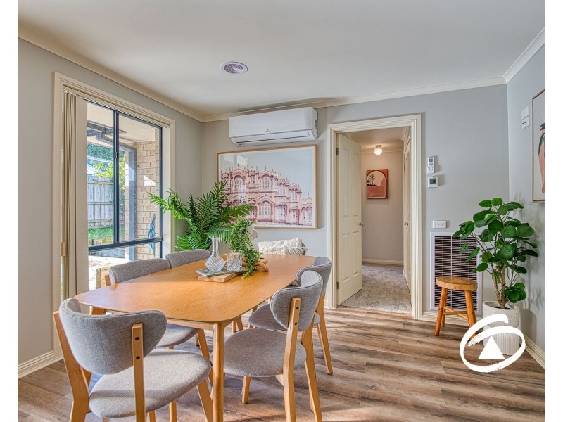 2/39 Ebony Drive, Pakenham VIC 3810