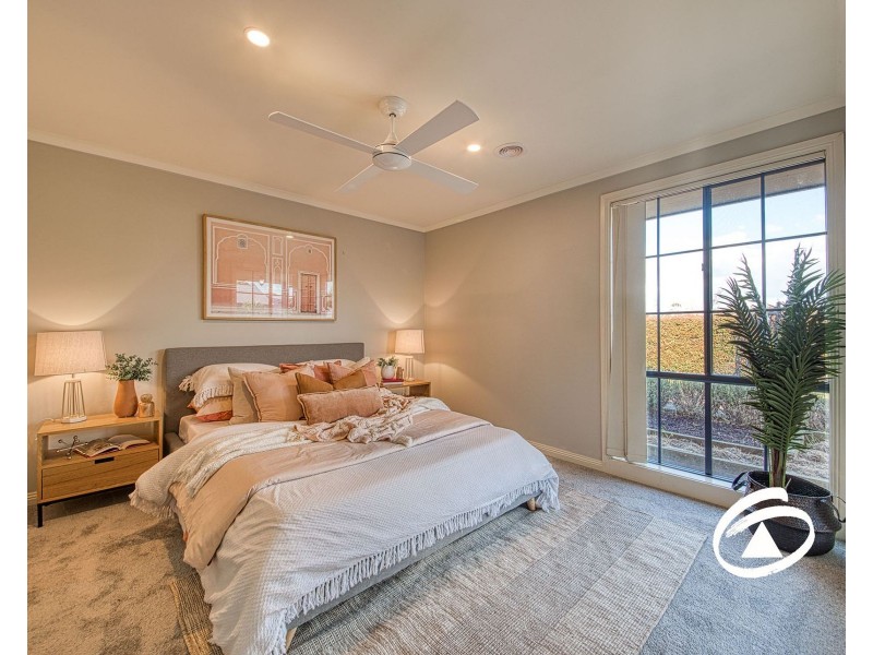 2/39 Ebony Drive, Pakenham VIC 3810