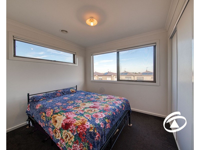 40/23 Atlantic Drive, Pakenham VIC 3810