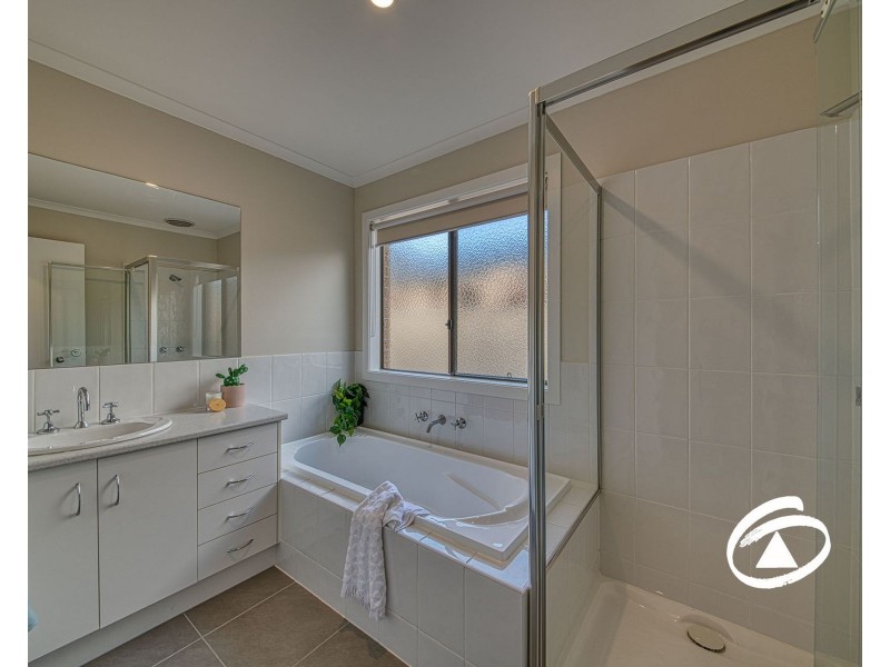 10 Keating Street, Pakenham VIC 3810