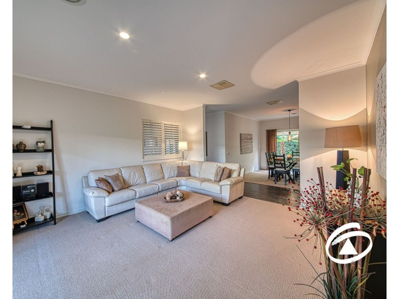 14 Benambra Close, Pakenham VIC 3810