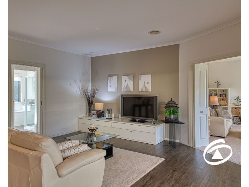 14 Benambra Close, Pakenham VIC 3810