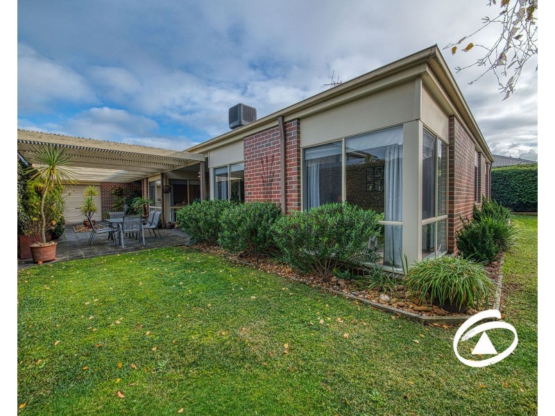 14 Benambra Close, Pakenham VIC 3810