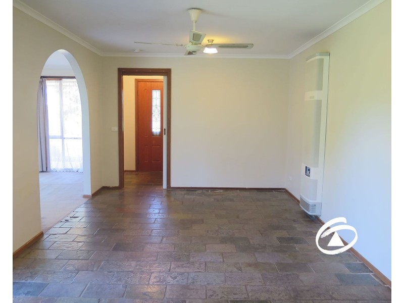 16 Bridle Place, Pakenham VIC 3810