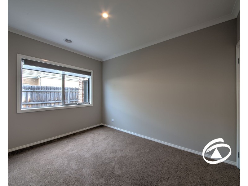11 Clare Court, Garfield VIC 3814