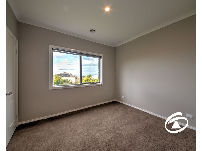 11 Clare Court, Garfield VIC 3814