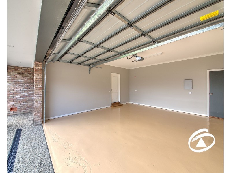 11 Clare Court, Garfield VIC 3814