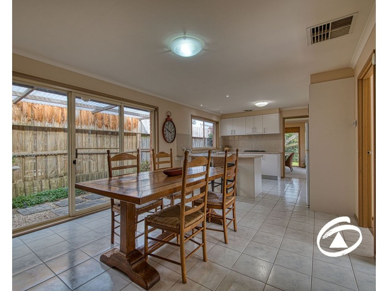 18 McNamara Court, Pakenham VIC 3810