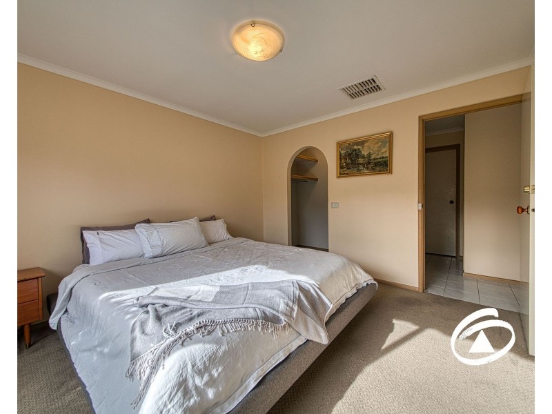 18 McNamara Court, Pakenham VIC 3810