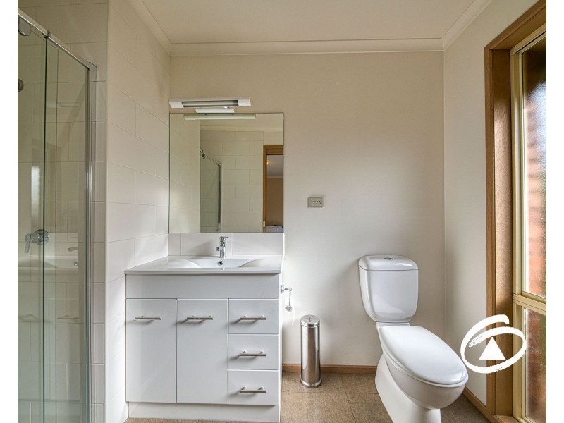 18 McNamara Court, Pakenham VIC 3810