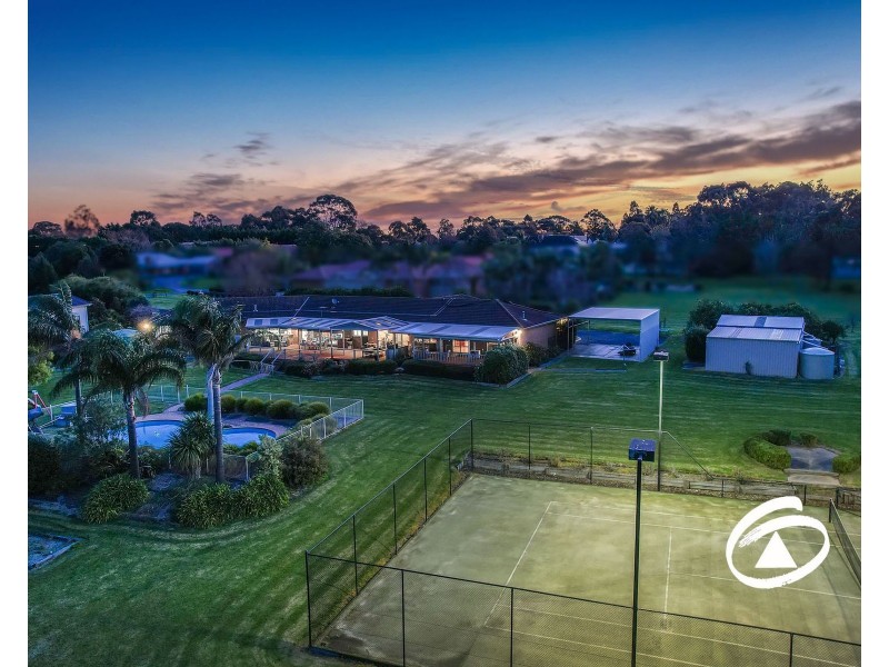 15-16 Lansell Close, Narre Warren South VIC 3805