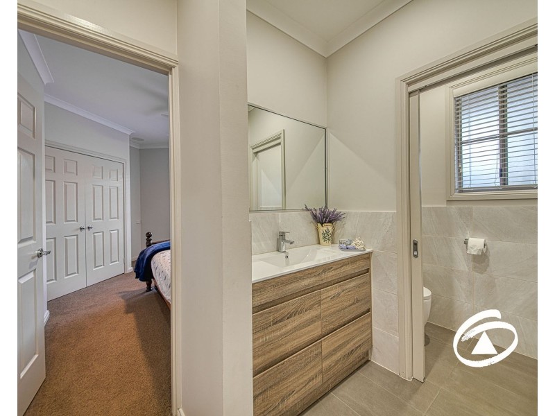 15-16 Lansell Close, Narre Warren South VIC 3805