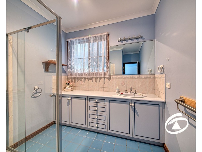 15-16 Lansell Close, Narre Warren South VIC 3805