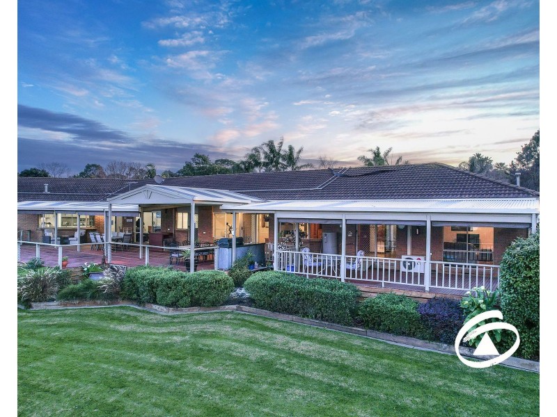 15-16 Lansell Close, Narre Warren South VIC 3805