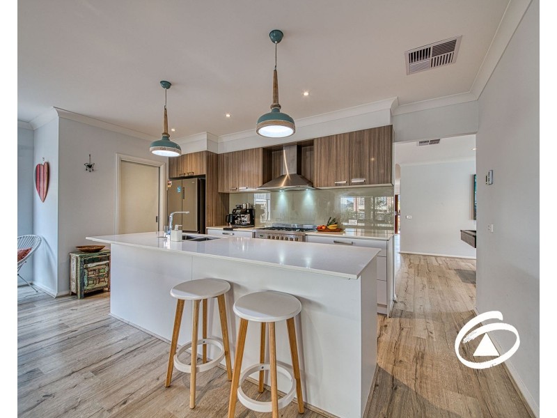 17 Bowood Street, Officer VIC 3809