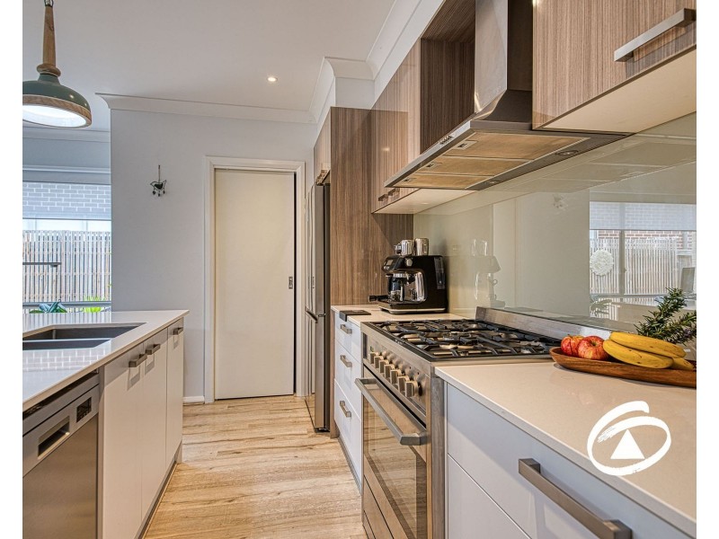 17 Bowood Street, Officer VIC 3809